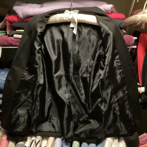 EUC H&M Black Blazer Size 6 - Picture 6 of 8